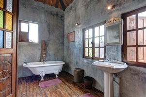  VILLA LIMA KAYU 