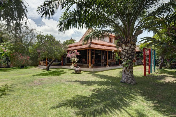  VILLA LIMA KAYU 