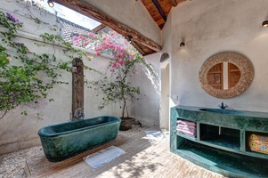  VILLA LIMA KAYU 