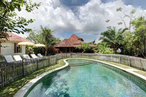  VILLA LIMA KAYU 