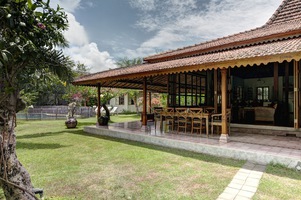  VILLA LIMA KAYU 