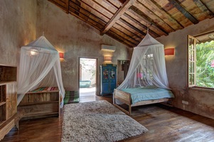  VILLA LIMA KAYU 