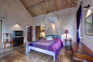  VILLA LIMA KAYU 