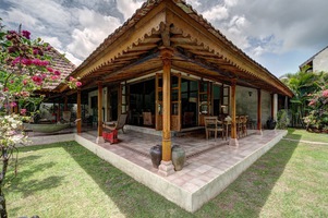  VILLA LIMA KAYU 