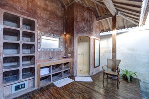  VILLA LIMA KAYU 