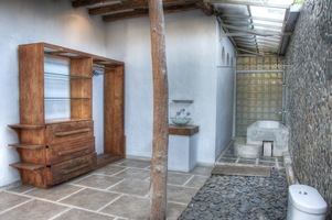  VILLA ANYAR UMALAS 