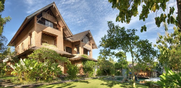  VILLA ANYAR UMALAS 