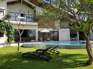  VILLA AGUSTI 