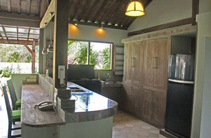  VILLA KAYU KAYU UMALAS 