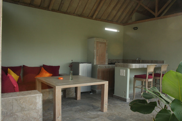  VILLA KAYU KAYU UMALAS 