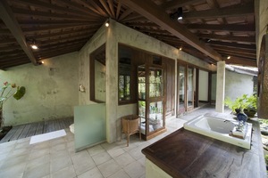  VILLA MADE CANGGU BUWIT 