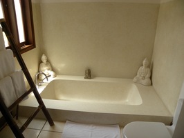  VILLA TYING PERERENAN 