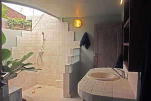  VILLA KAYU KAYU UMALAS 