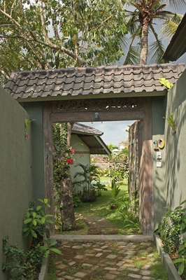  VILLA KAYU KAYU UMALAS 