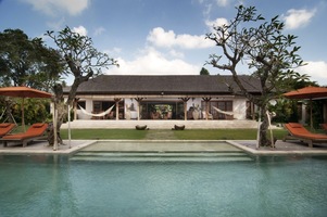  VILLA AKAYA CANGGU 