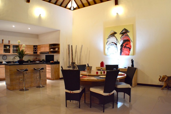  VILLA BATU PUTIH CANGGU 