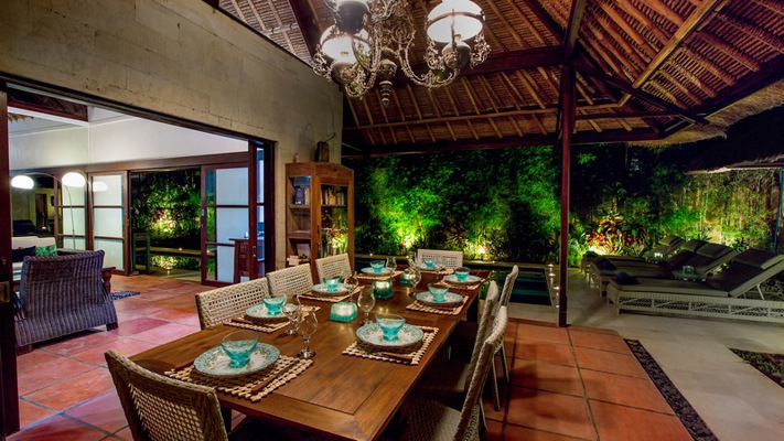  VILLA ELLO SEMINYAK 