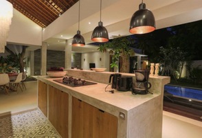  VILLA TELUK BUNGA UMALAS 