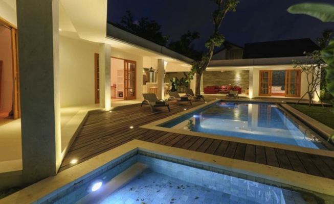  VILLA TELUK BUNGA UMALAS 