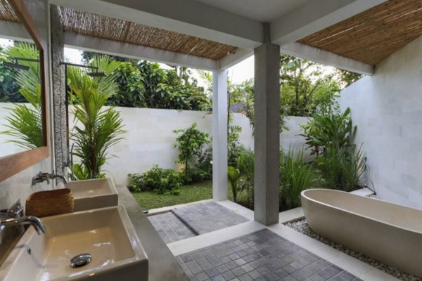  VILLA TELUK BUNGA UMALAS 