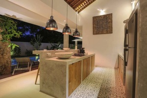  VILLA TELUK BUNGA UMALAS 