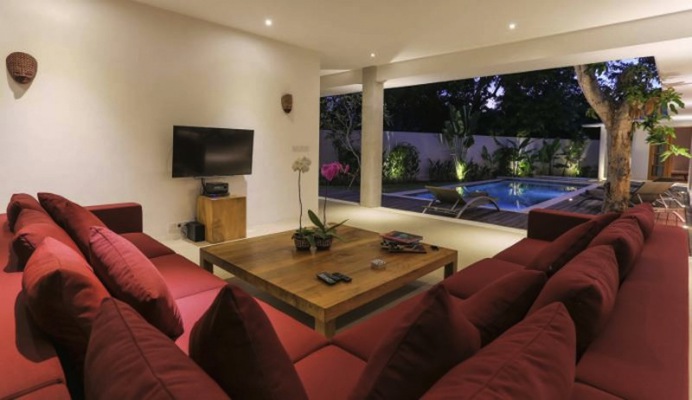  VILLA TELUK BUNGA UMALAS 