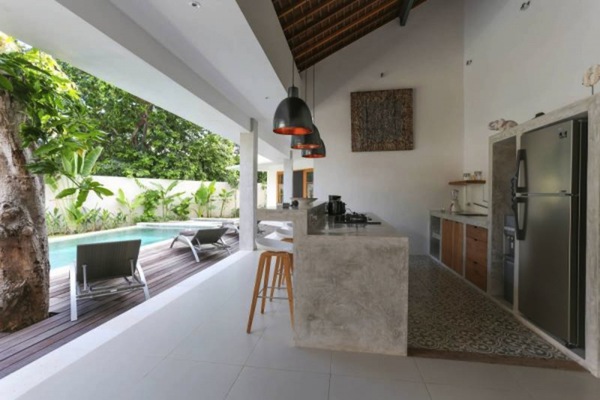  VILLA TELUK BUNGA UMALAS 