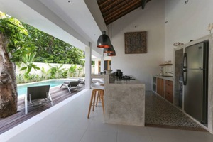  VILLA TELUK BUNGA UMALAS 