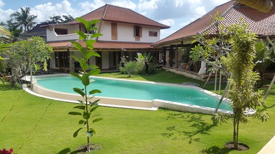  VILLA LANTAI UMALAS 
