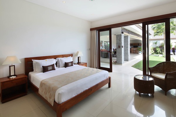  VILLA BATU PUTIH CANGGU 