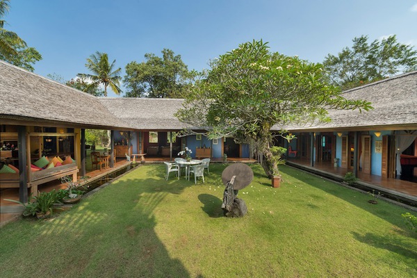  VILLA BAMBOO CEPAKA 