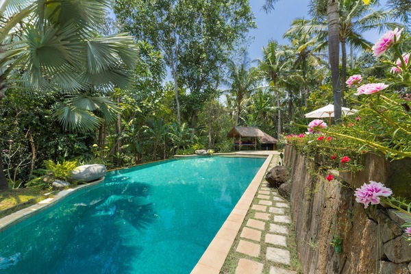  VILLA BAMBOO CEPAKA 