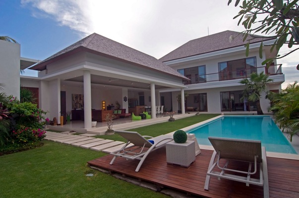  VILLA CANTIK CANGGU 