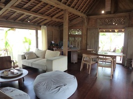  VILLA KAYU SANDY 