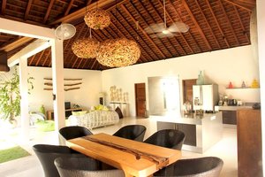  VILLA SYRAP SANUR 