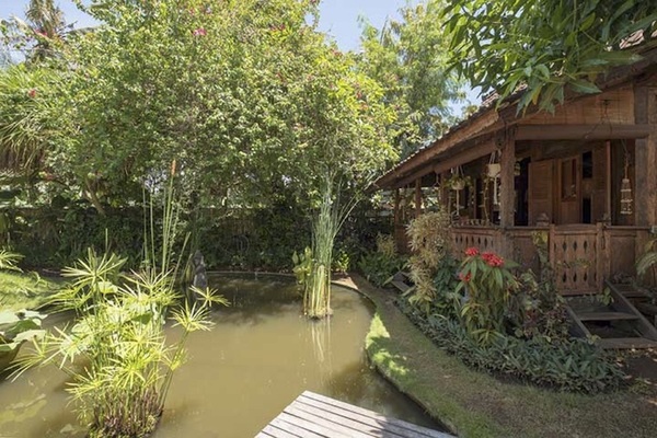  VILLA MANSON CANGGU 