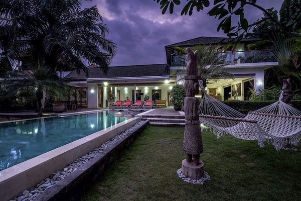  VILLA MANSON CANGGU 
