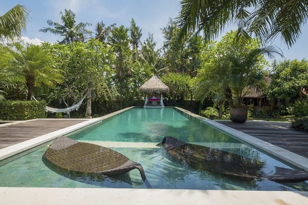  VILLA MANSON CANGGU 