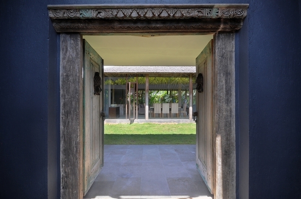  VILLA KAYU MAT CANGGU 