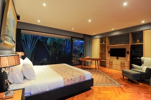  VILLA KAYU MAT CANGGU 