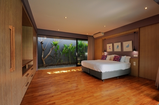  VILLA KAYU MAT CANGGU 