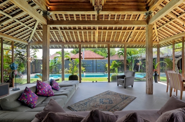  VILLA KAYU MAT CANGGU 