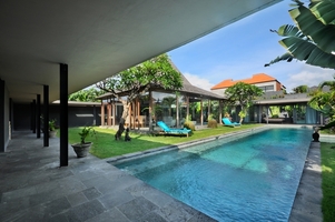  VILLA KAYU MAT CANGGU 