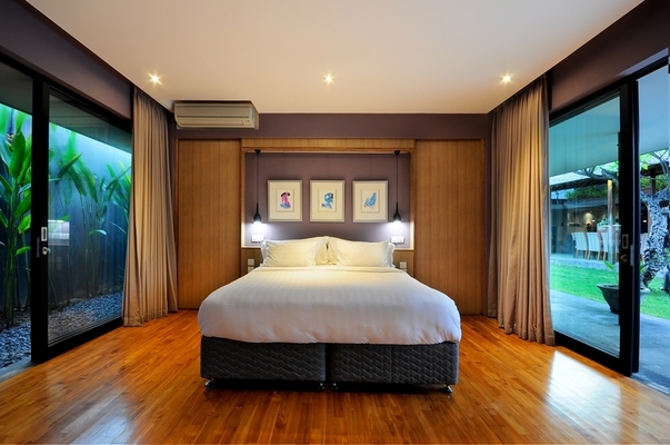  VILLA KAYU MAT CANGGU 