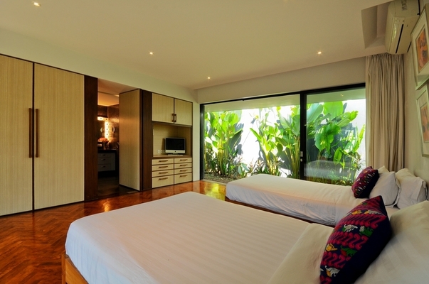  VILLA KAYU MAT CANGGU 