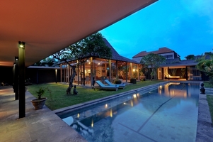  VILLA KAYU MAT CANGGU 