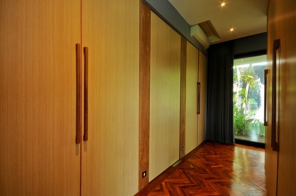  VILLA KAYU MAT CANGGU 