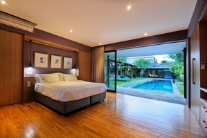  VILLA KAYU MAT CANGGU 