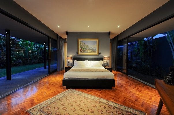 VILLA KAYU MAT CANGGU 