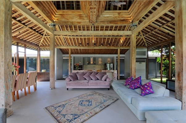 VILLA KAYU MAT CANGGU 
